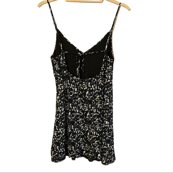 Aritzia Black and White Floral Dress - Picture 2 of 4